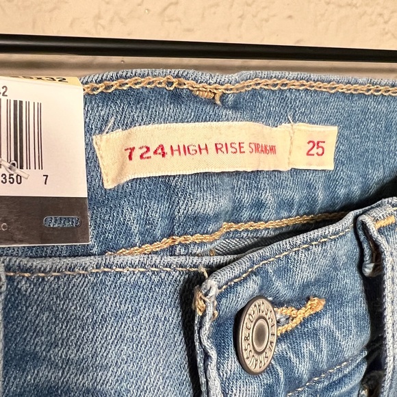 Levi’s | NWT Women’s 724 High Rise Straight Leg Jeans - Light Wash - Picture 11 of 13
